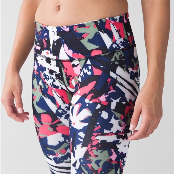 Lululemon Wunder under low rise 8 - Picture 2 of 6